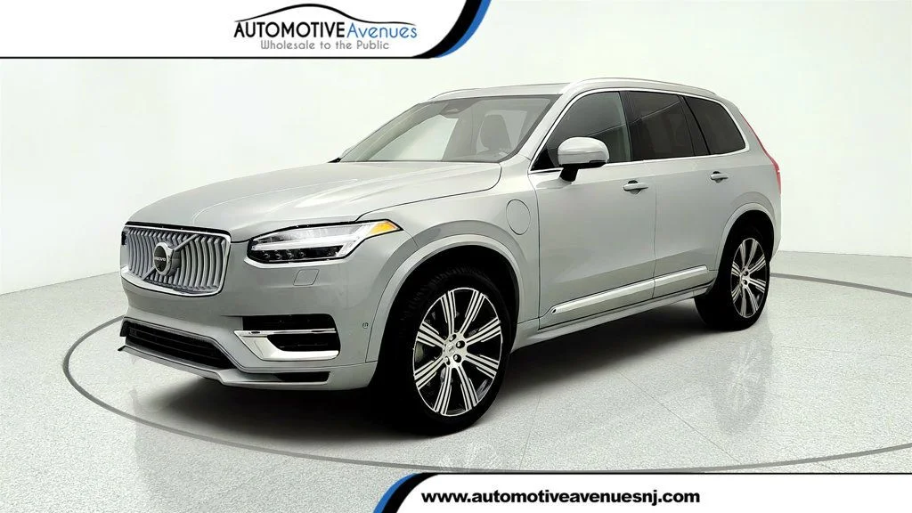 Used 2025 Vapour Grey Metallic Volvo T8 AWD Plus 7-Seater w/ harman/kardon & 21