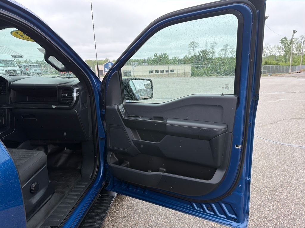 Used 2023 Blue Ford XL image 17