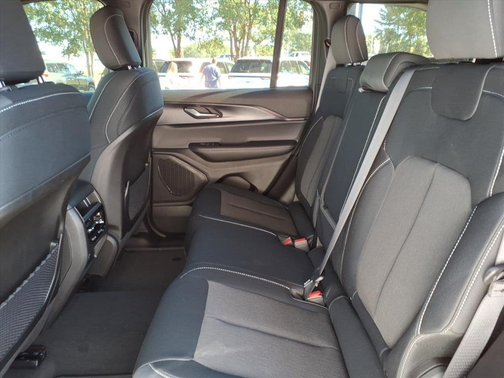 2025 Jeep Grand Cherokee Laredo - Photo 23