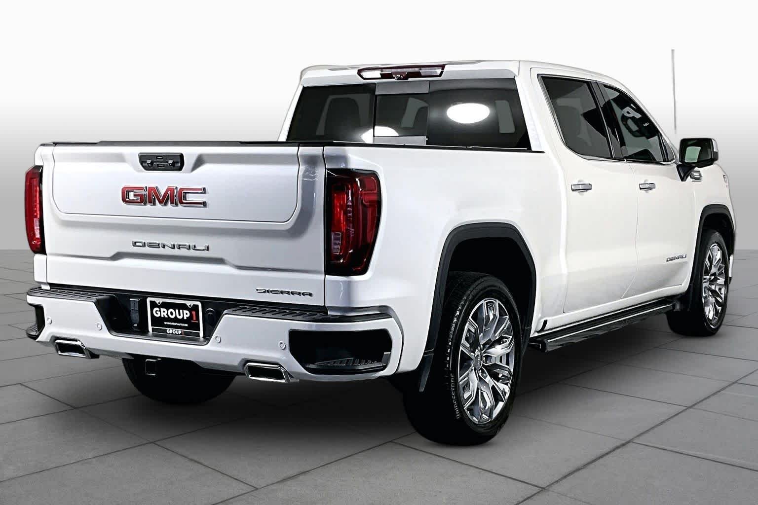 Used 2023 White Frost Tricoat GMC Denali image 13