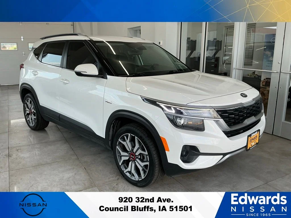 Used 2021 Kia Seltos S with VIN KNDEUCA23M7144859 for sale in Council Bluffs, IA