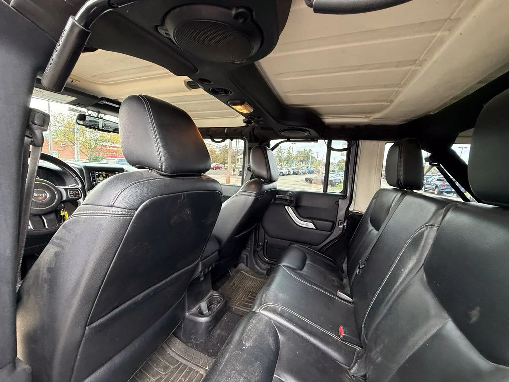 Used 2014 Gray Jeep Unlimited Sahara image 22