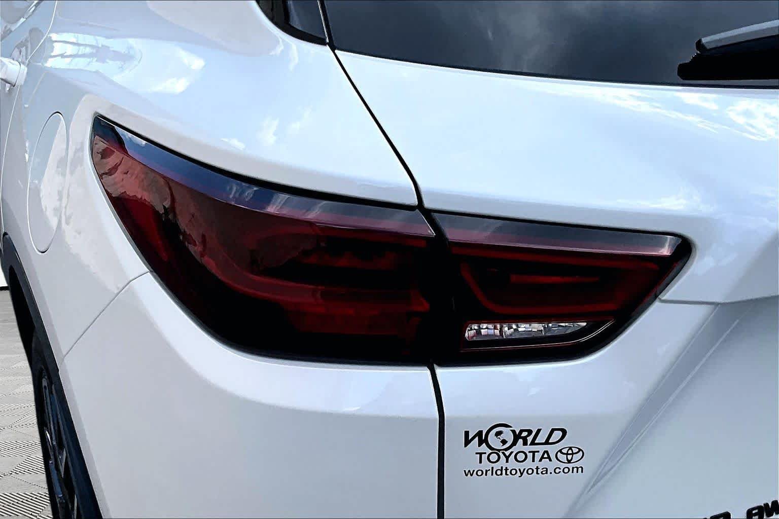 Used 2023 Iridescent Pearl Tricoat Chevrolet RS image 29