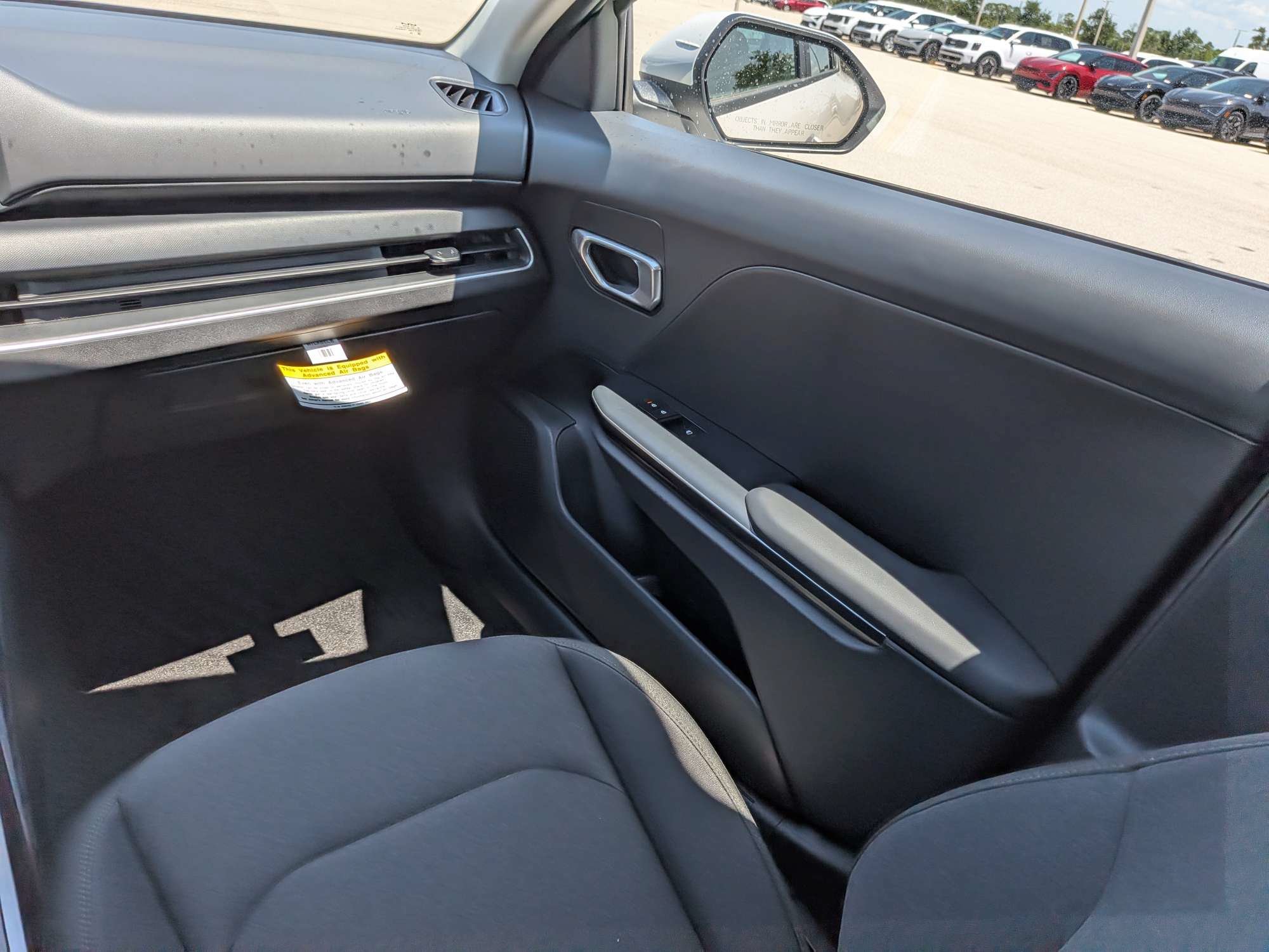 New 2026 Snow White Pearl Kia LX image 18
