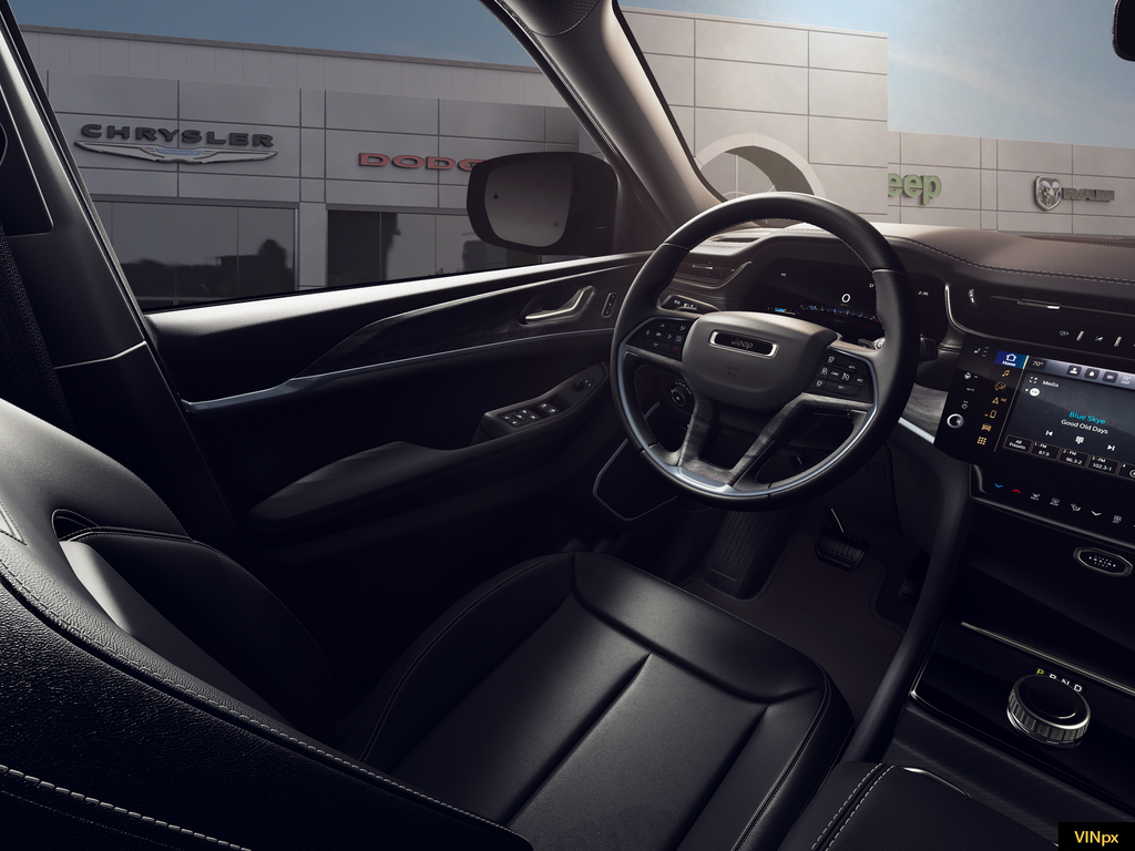 New 2026 Diamond Black Crystal Pearl-Coat Exterior Paint Jeep Limited image 19