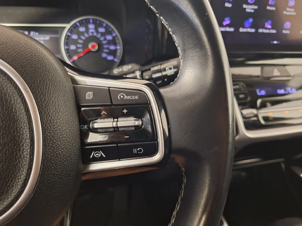 Used 2022 Sparkling Silver Kia S image 19