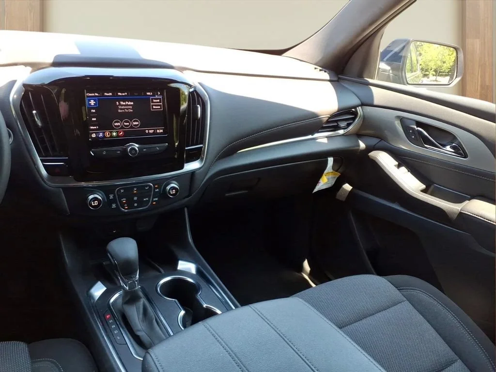 Used 2022 Northsky Blue Metallic Chevrolet LT Cloth image 24