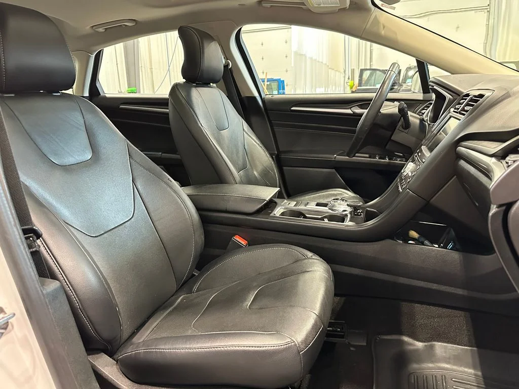 Used 2019 White Ford Titanium image 33