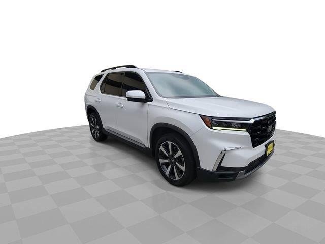 Used 2023 White Honda Touring image 2