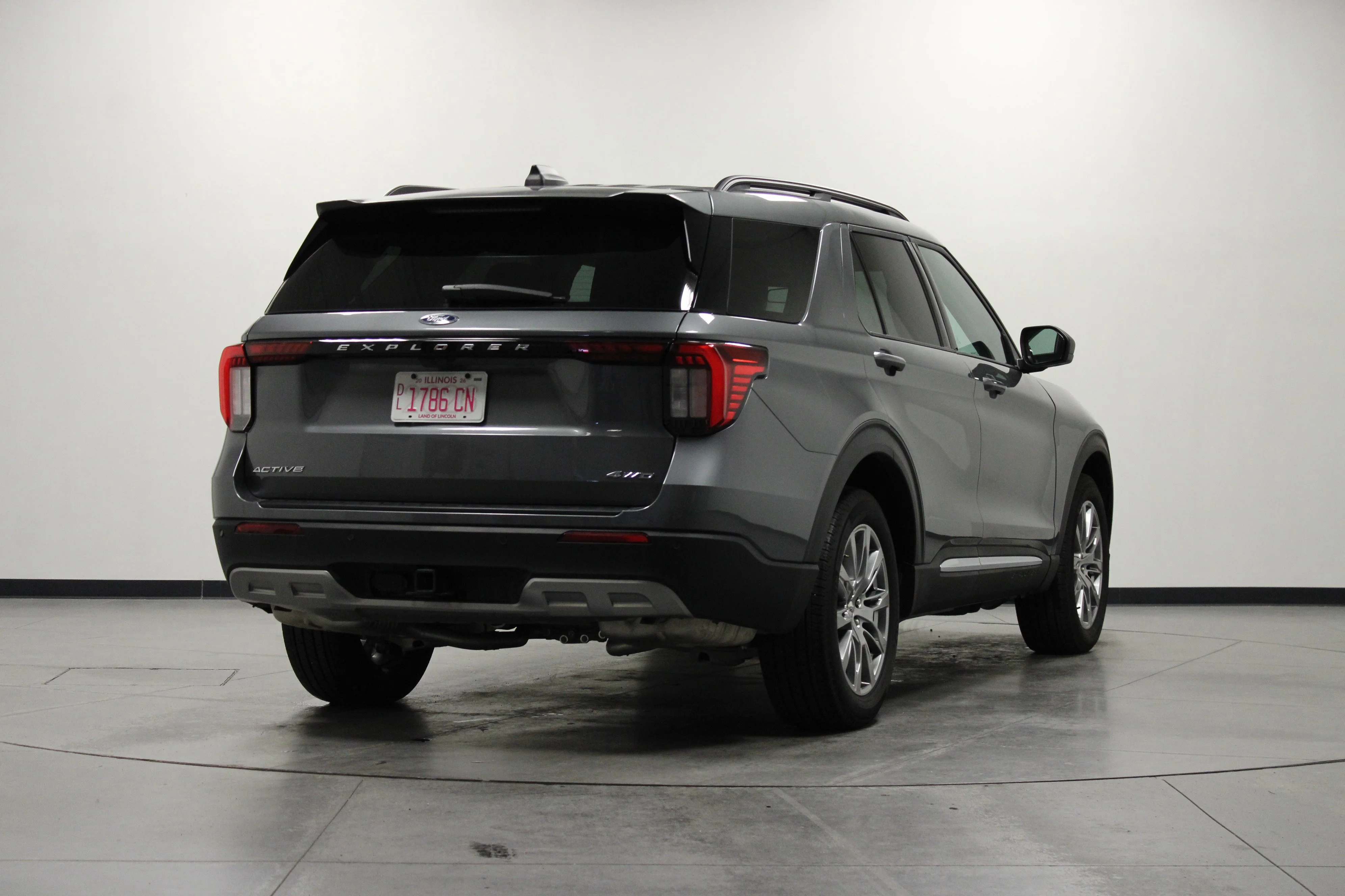 Used 2025 Carbonized Gray Metallic Ford Active image 4
