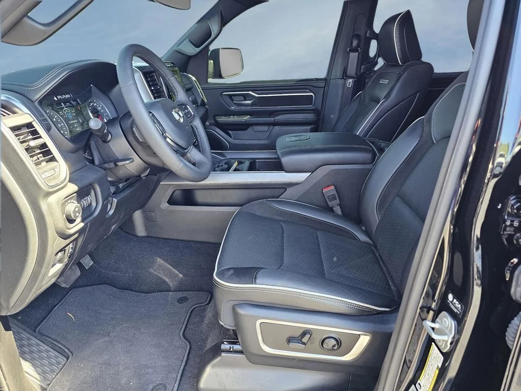 Used 2025 Diamond Black Cry Ram Laramie image 17