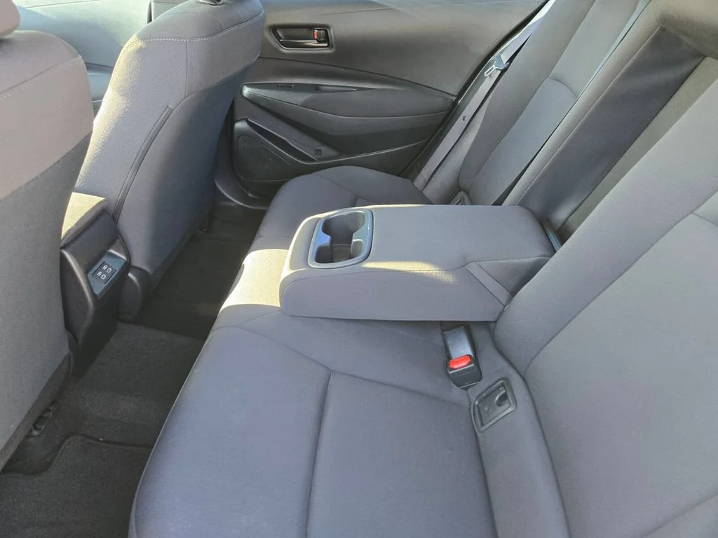 Used 2024 Classic Silver Me Toyota LE image 11