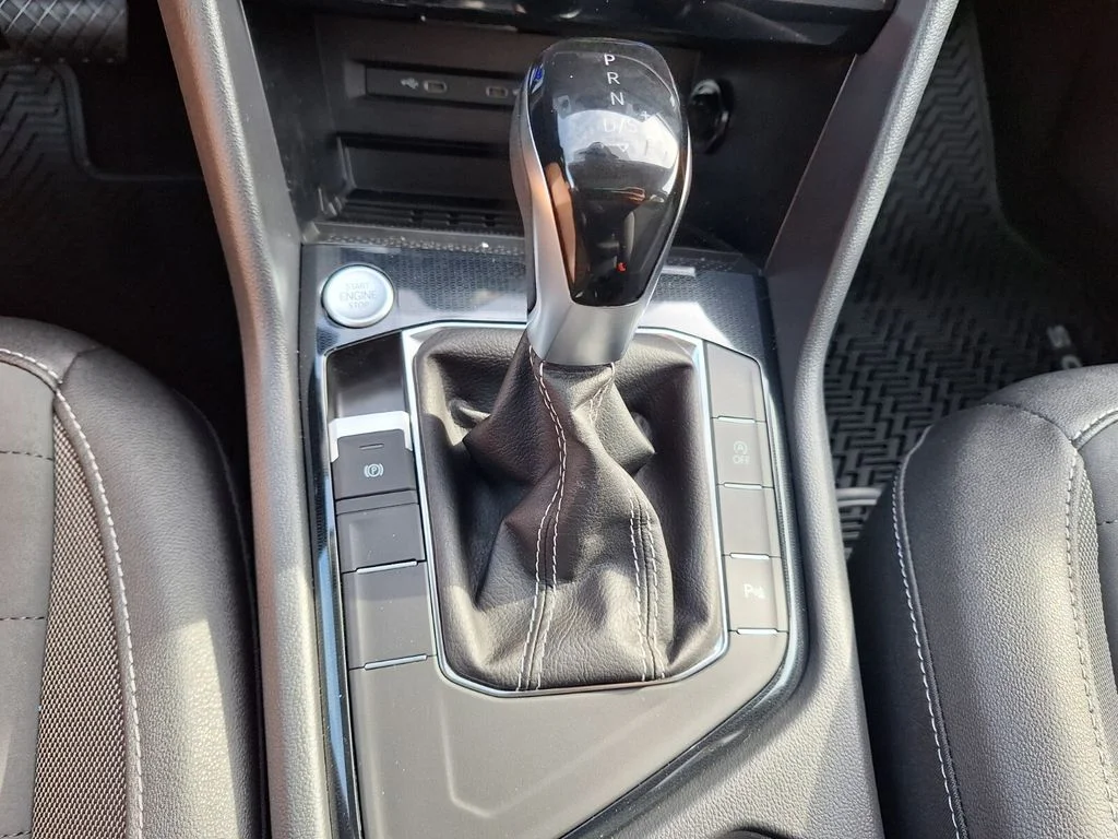 New 2026 White Volkswagen 1.5T SE Black image 17