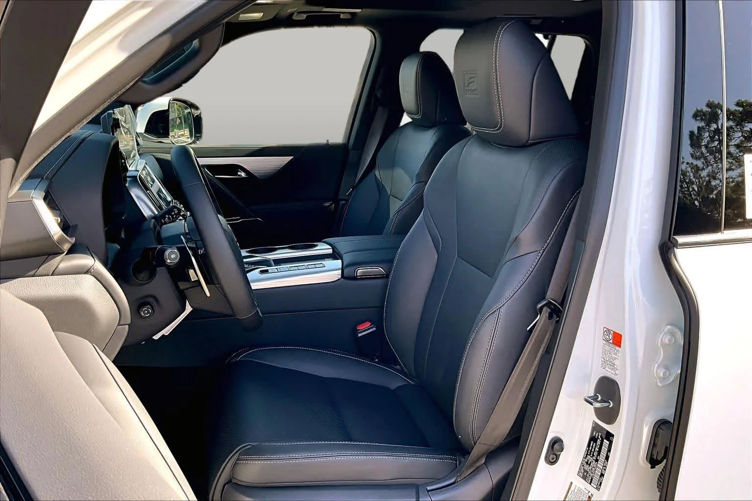 New 2026 Ultra White Lexus F SPORT HANDLING image 18