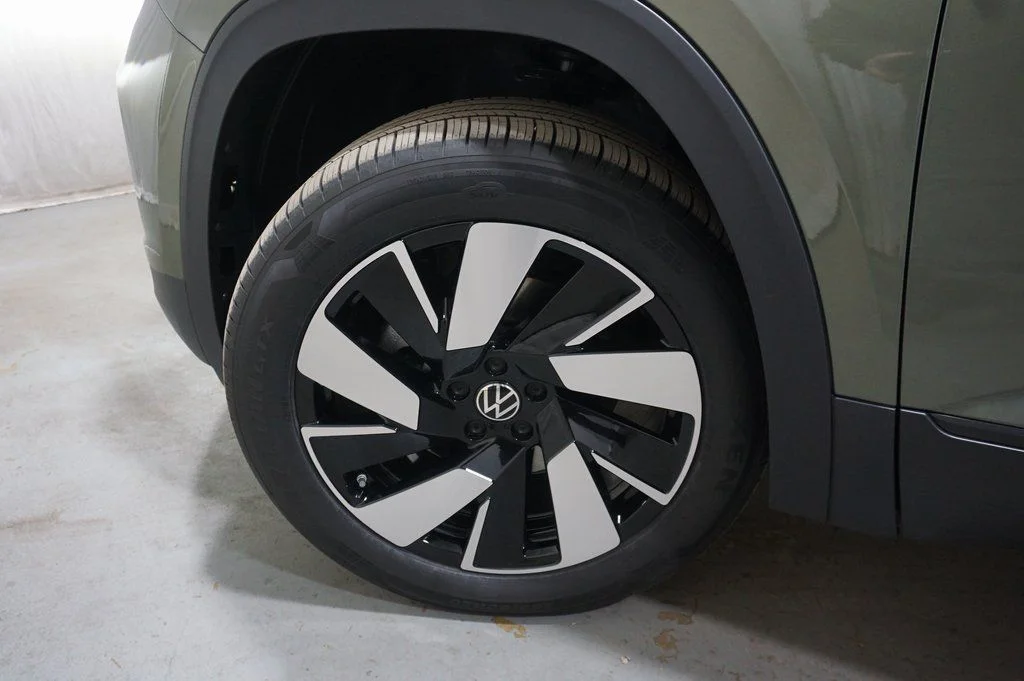 2026 Volkswagen Atlas Cross Sport SE w/Tech - Photo 32