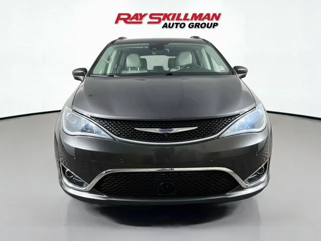 Used 2019 Gray Chrysler Touring L Plus image 2