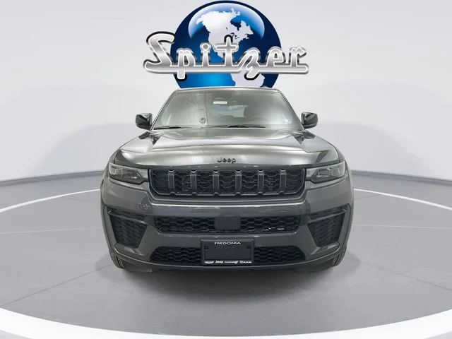 New 2026 Baltic Gray Metallic Clear-Coat Exterior Paint Jeep Laredo Altitude image 4