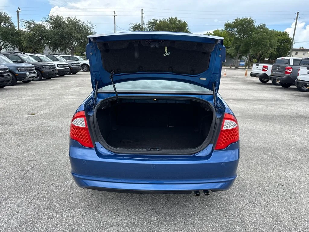 Used 2012 Blue Ford SE image 27