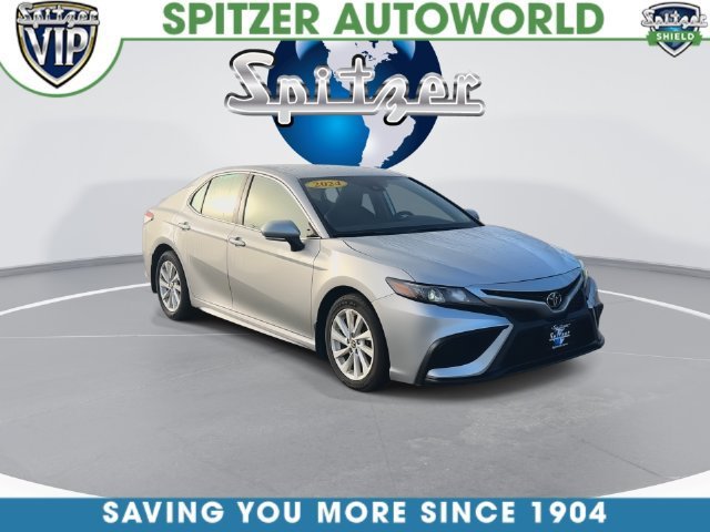 Used 2024  Toyota SE image 4