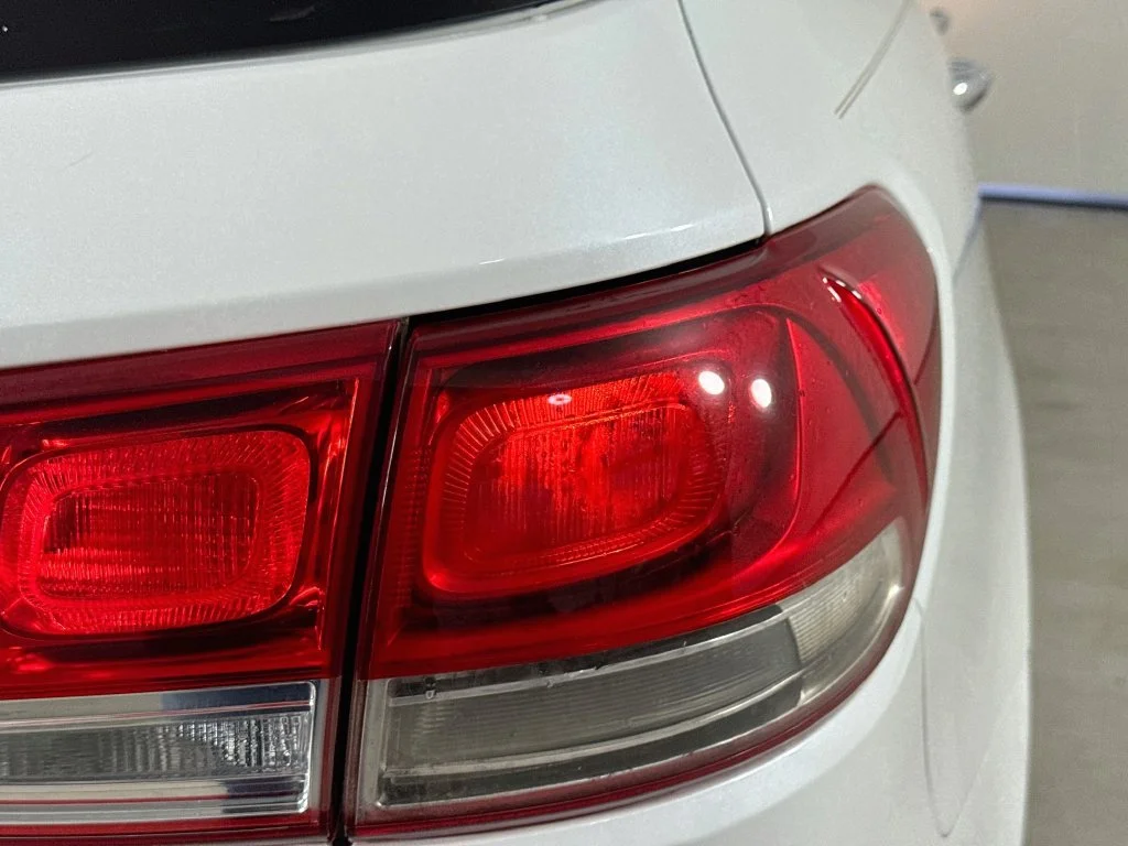 Used 2016 White Kia EX image 32