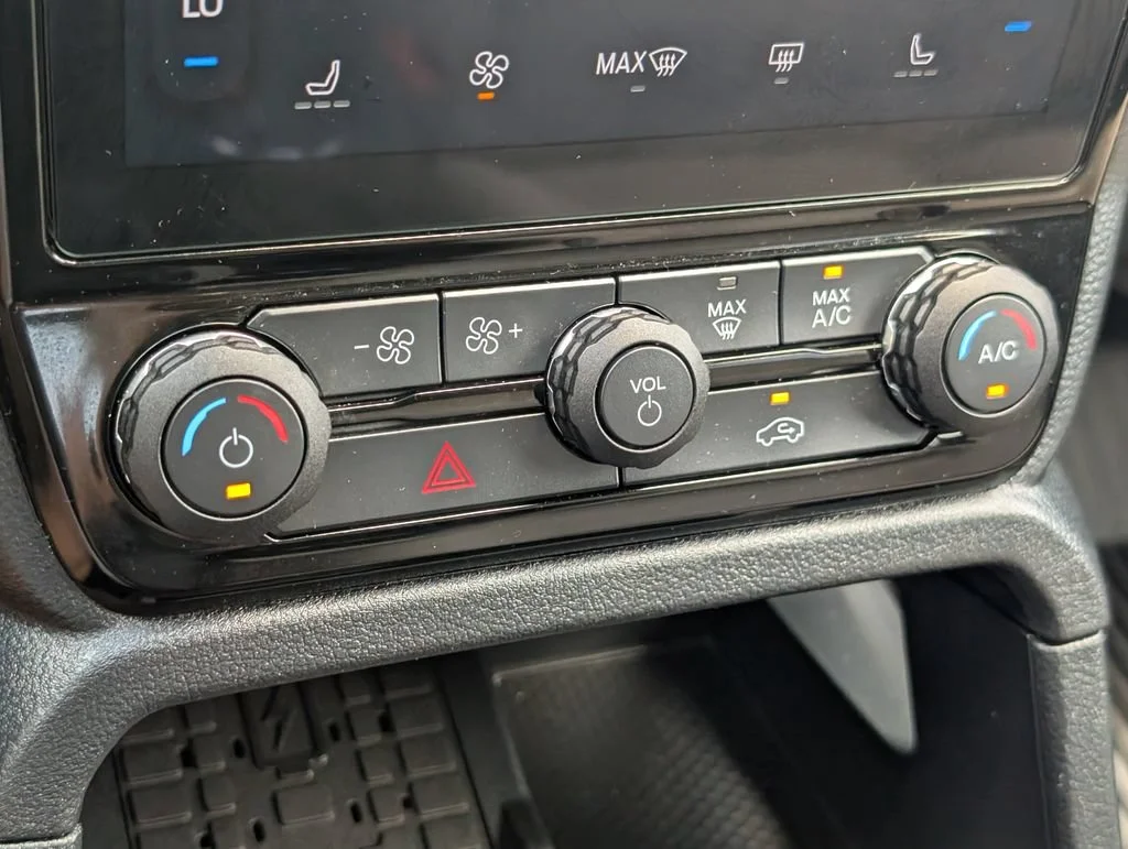 Used 2025 Gray Ford XLT image 21