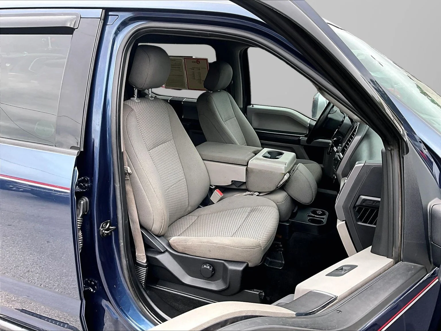 Used 2019 Blue Ford XLT image 8