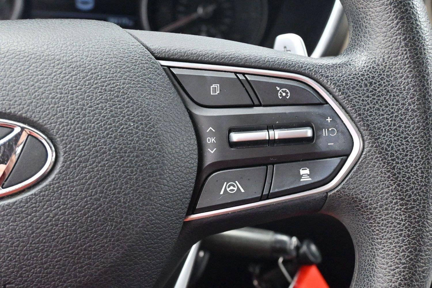 Used 2022 Quartz White Hyundai SE image 18