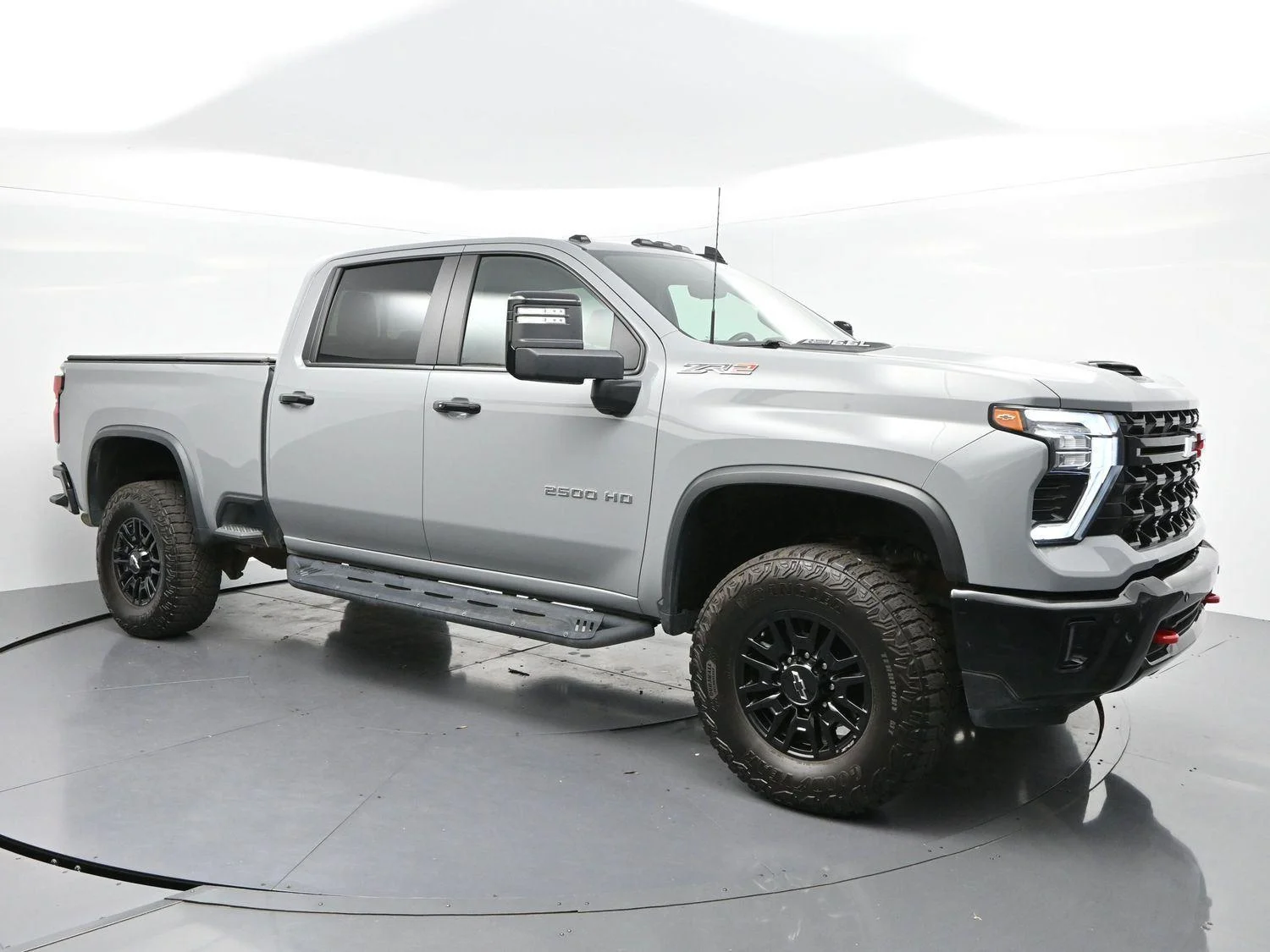 Used 2025 Slate Gray Metallic Chevrolet ZR2 image 5