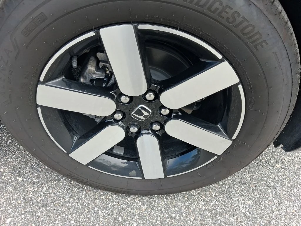 Used 2025  Honda Touring image 15