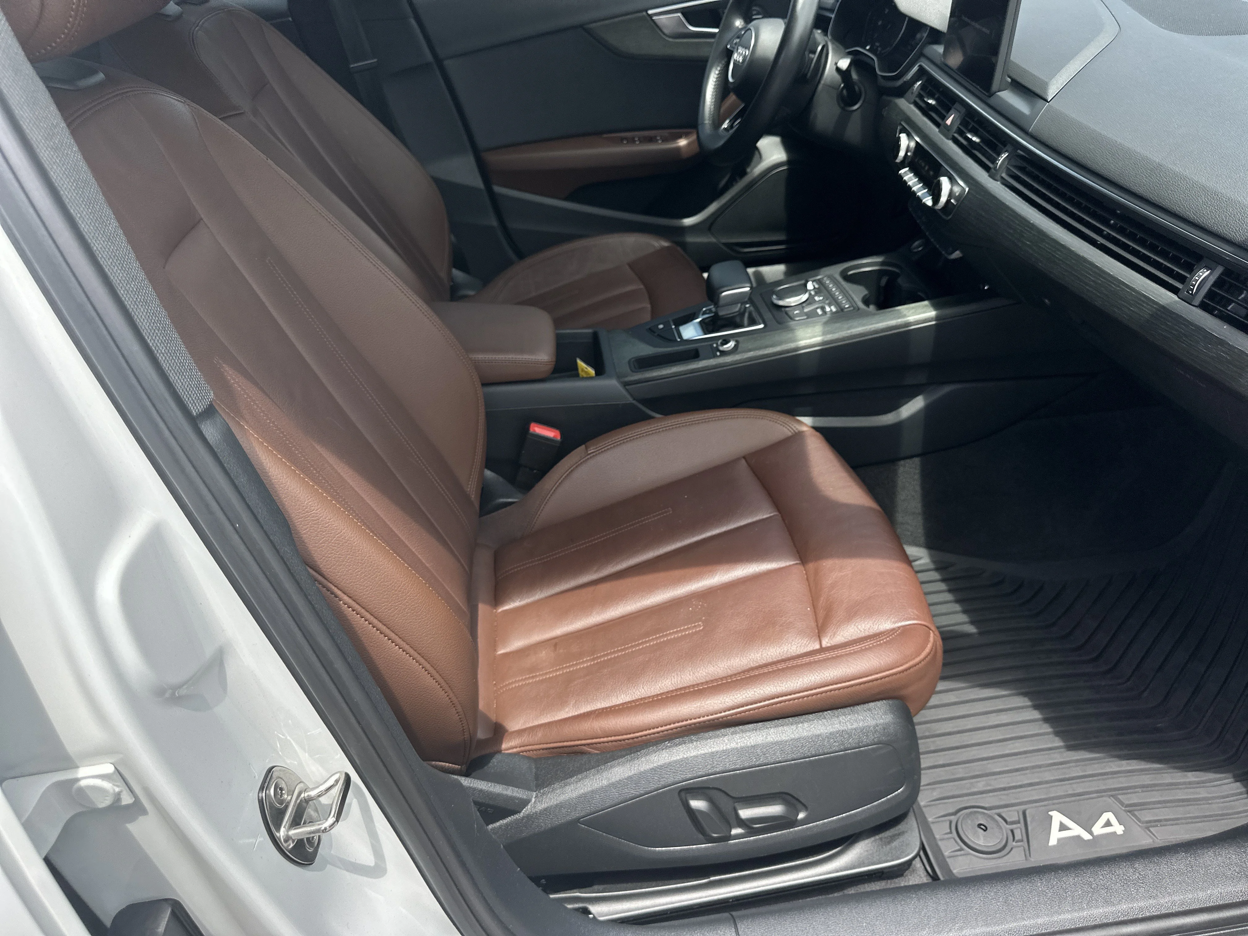 Used 2019 WHITE Audi 2.0T Premium image 13