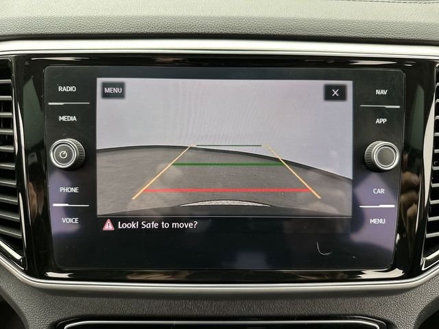 Used 2019 Red Volkswagen SEL Premium image 17