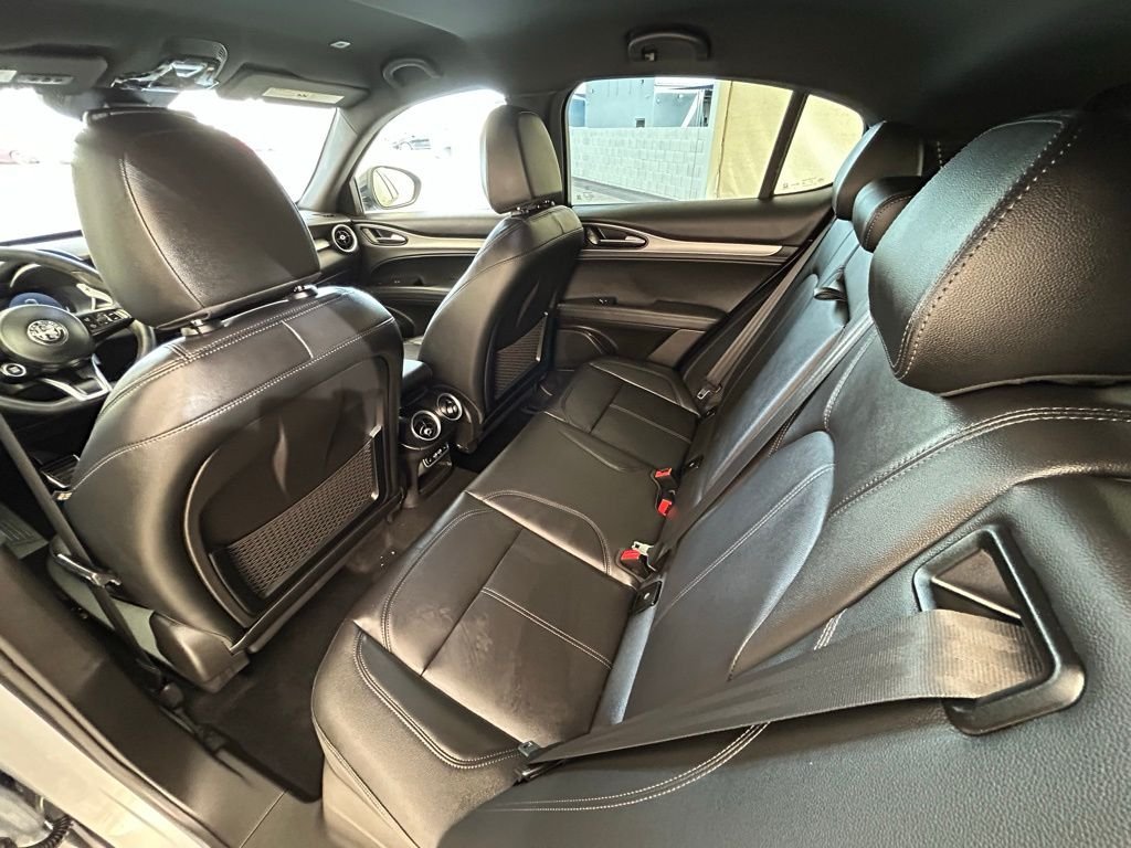 New 2025 Moonlight Gray Metallic Exterior Paint Alfa Romeo Base image 25