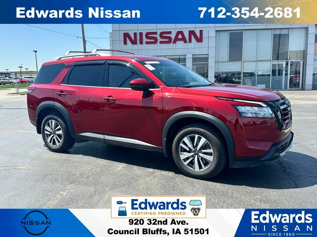2023 Nissan Pathfinder SL 4WD's photo