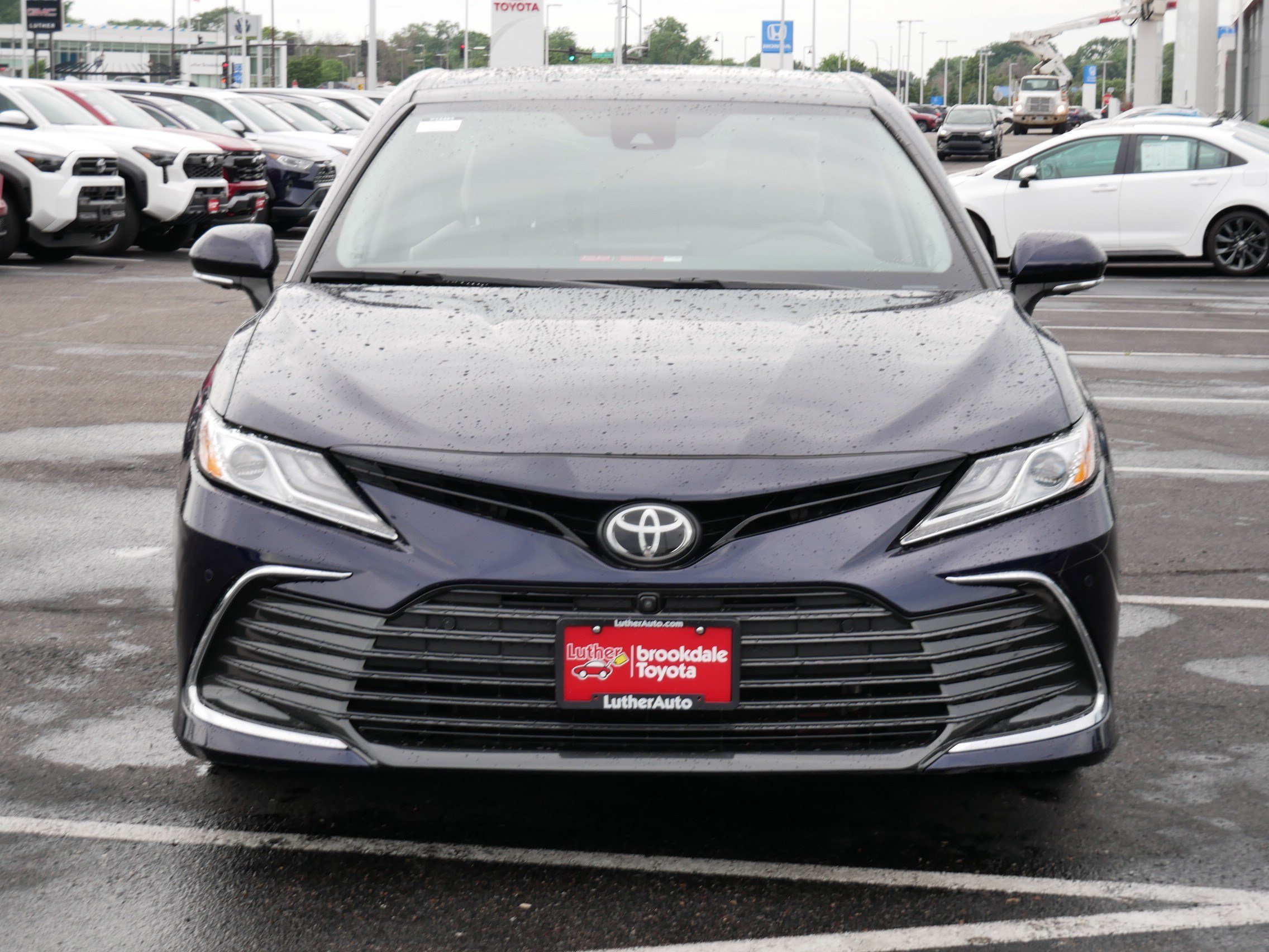 Used 2021 Toyota Camry XLE with VIN 4T1F11AK2MU403341 for sale in Brooklyn Center, Minnesota
