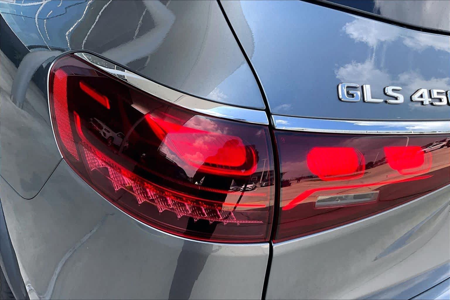 Used 2024 Selenite Grey Metallic Mercedes-Benz GLS 450 image 25