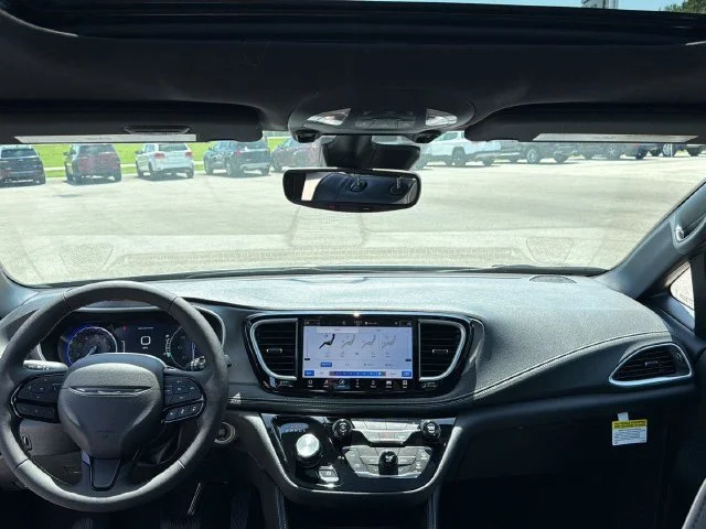New 2027 White/off-white Chrysler Limited image 3