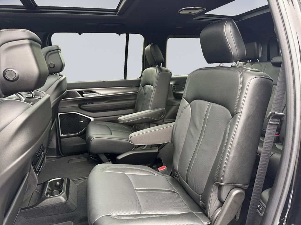 New 2026 High Gloss Black Exterior Paint Jeep Limited Reserve image 16