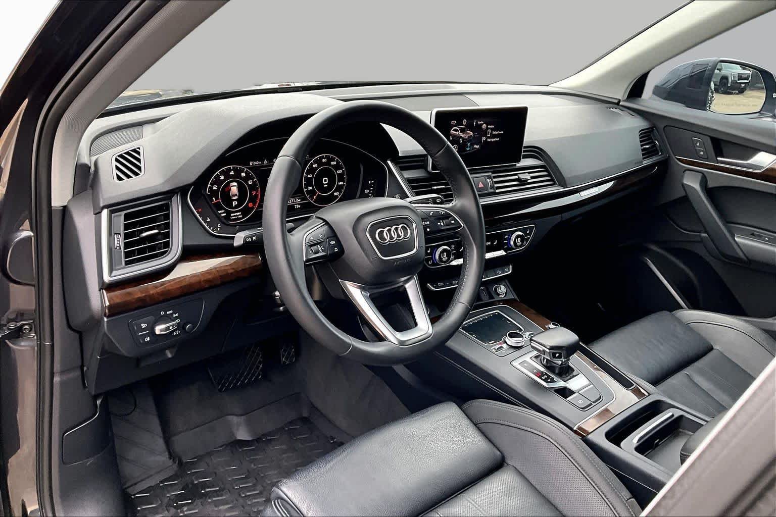 Used 2018 Manhattan Gray Metallic Audi Tech Premium Plus image 18