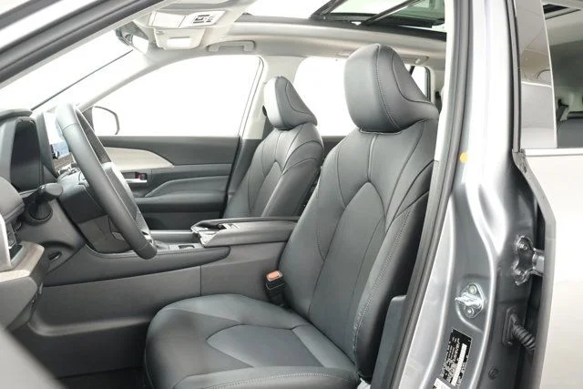 Certified Used 2026  Toyota Limited image 29