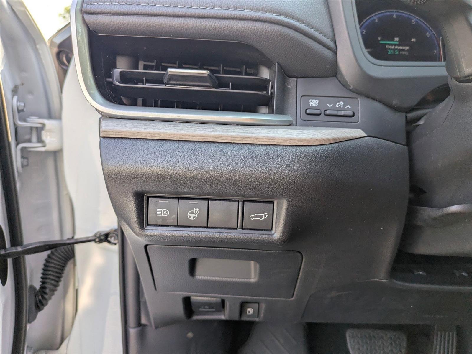 Used 2024 Wind Chill Pearl Toyota Limited image 16