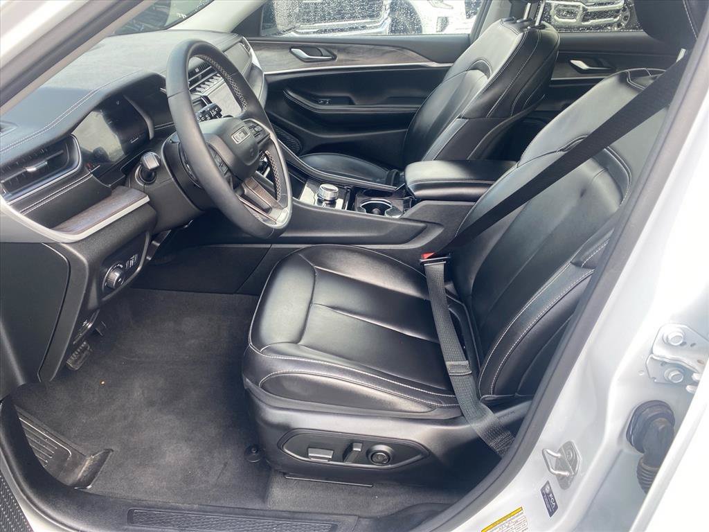 Used 2023 Bright White Clearcoat Jeep Limited image 9