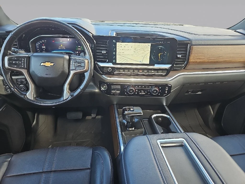 Used 2022 IRIDESCENT PEARL TRICOAT Chevrolet High Country image 11