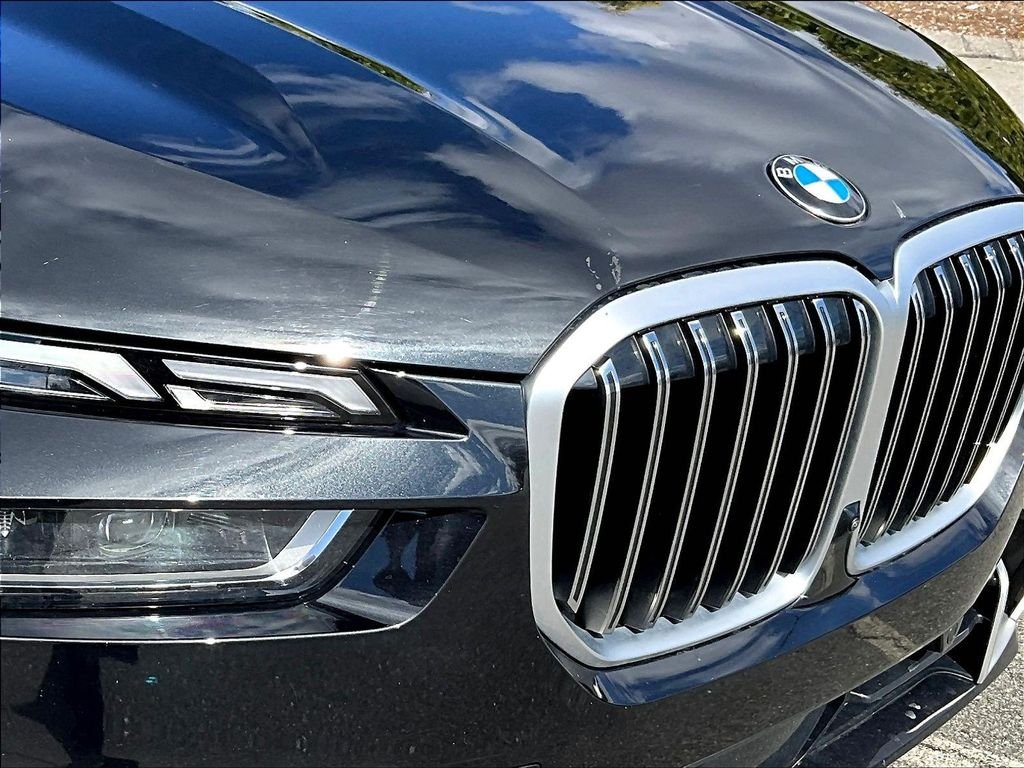 Used 2025 Black BMW xDrive40i image 33