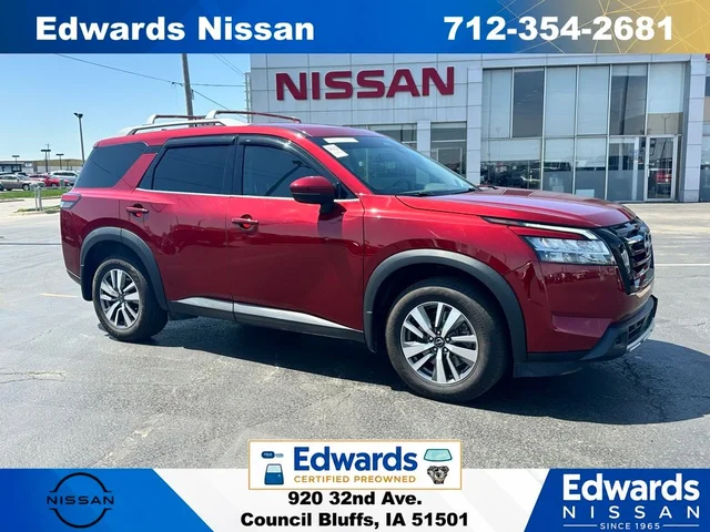 2023 Nissan Pathfinder SL