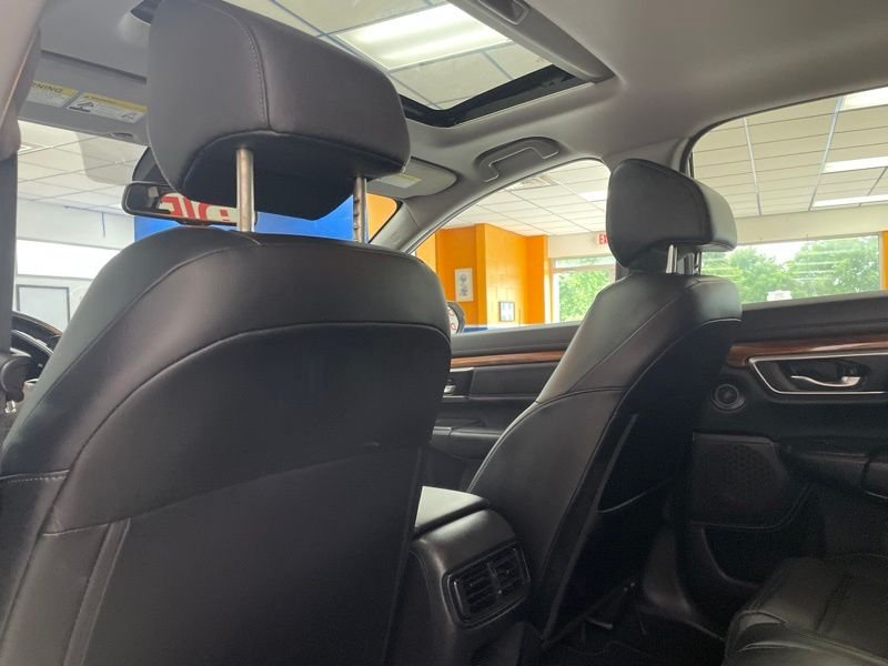 Used 2021 White Honda EX-L image 18