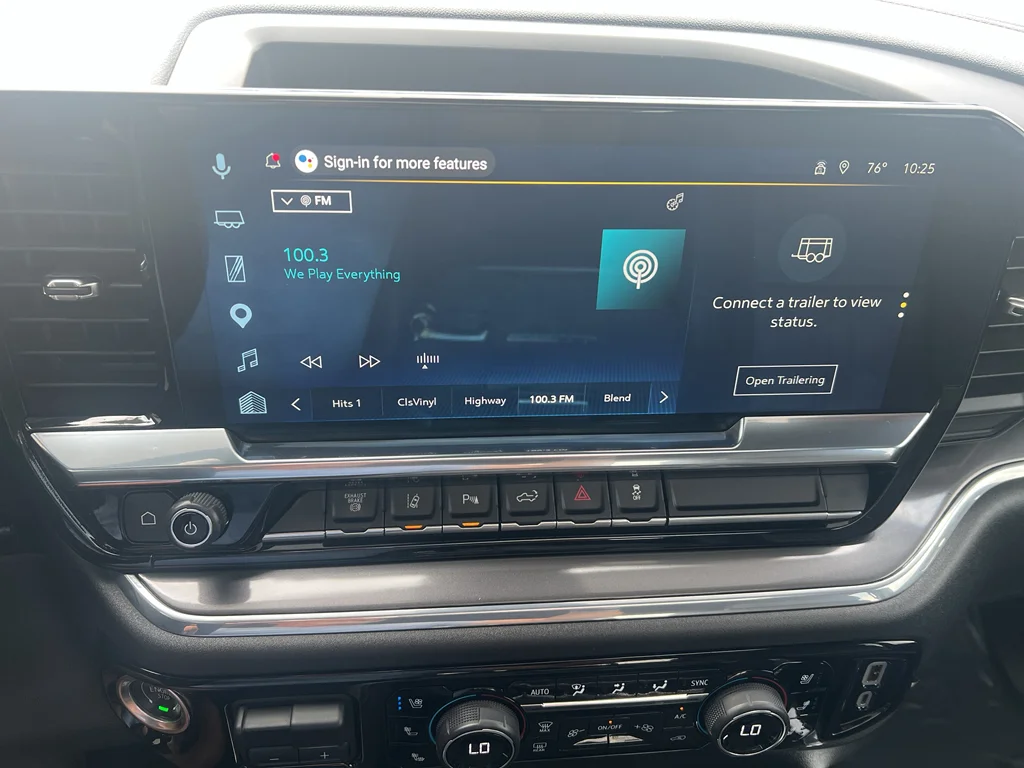 Used 2024 Sterling Gray Metallic Chevrolet High Country image 18