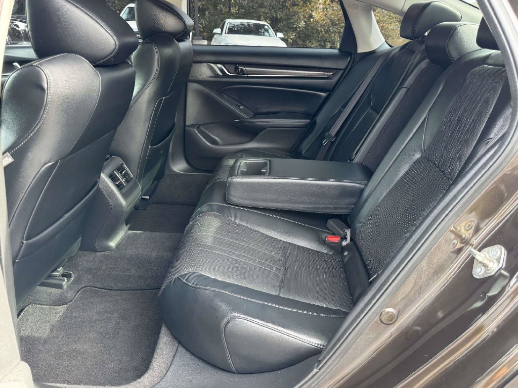 Used 2018 Black Honda Touring image 18