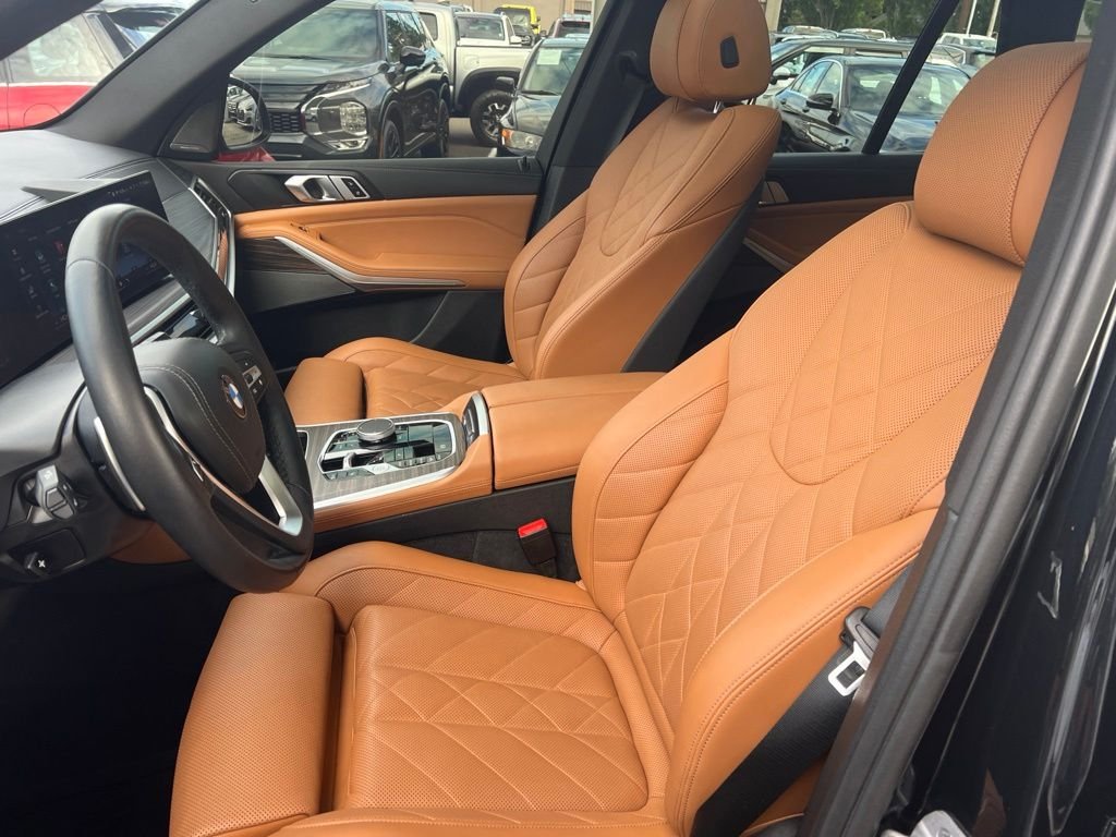 Used 2024 Black Sapphire Metallic BMW xDrive40i image 10