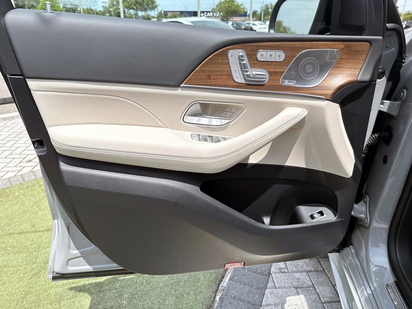 New 2026 Alpine Mercedes-Benz 350 4MATIC® SUV image 17