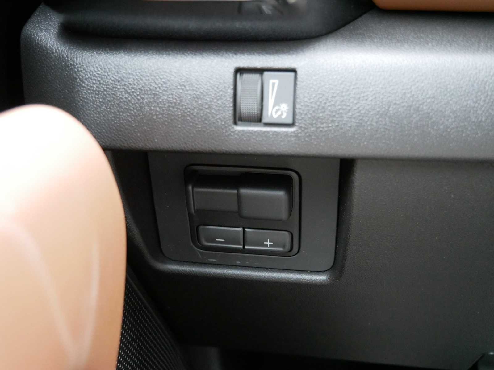 2026 GMC Canyon AT4 - Photo 23